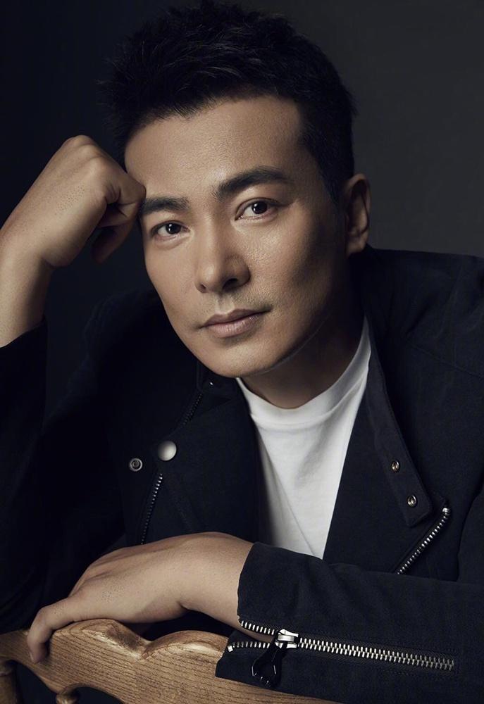 《号手就位》热播 于波军装引发回忆热潮