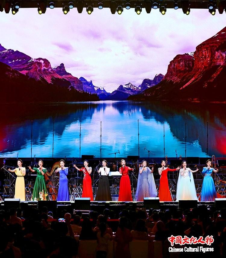 王琳凯接吻照女友鲁芳岐是谁个人资料介绍网友扒出她校园暴力