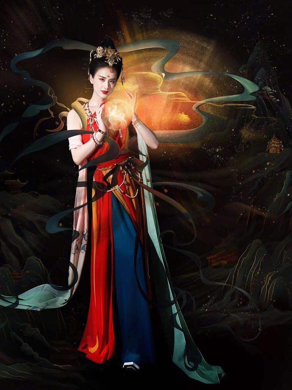 黄圣依还原敦煌天女造型 轻歌曼舞尽展古典风韵