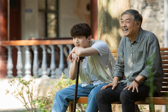 当青春撞上暮年 《八零九零》聚焦养老话题