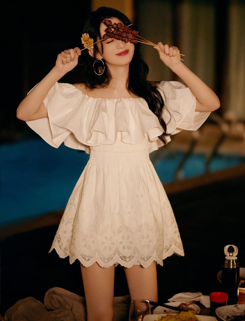 赵丽颖烧烤度假写真 初夏清甜感十足