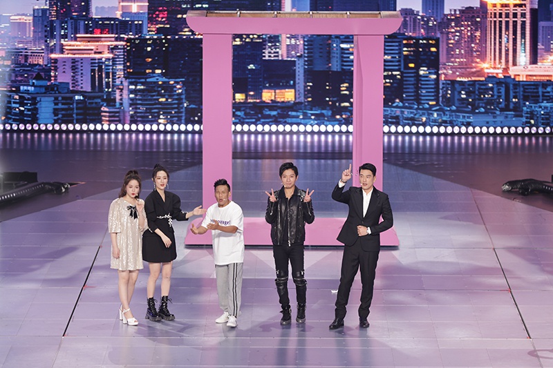 王耀庆创意改编歌曲《鬼迷心窍》 与宋小宝合作情景剧