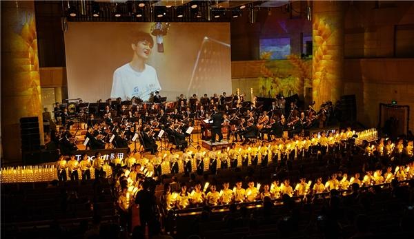 奏响田埂梦想 荷风艺术举措音乐会在京举办