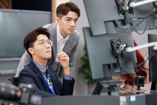 职场真人秀 我们为何关注“小纠结”