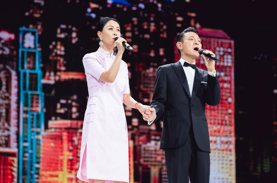 刘德华那英时隔24年再合作 合唱歌词触动两人状态佳