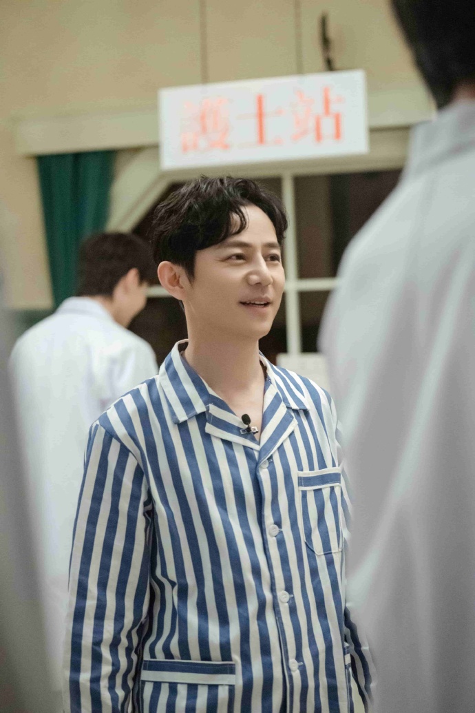 《密脱3》何炅“戏精”上身邀邓伦即兴飙戏