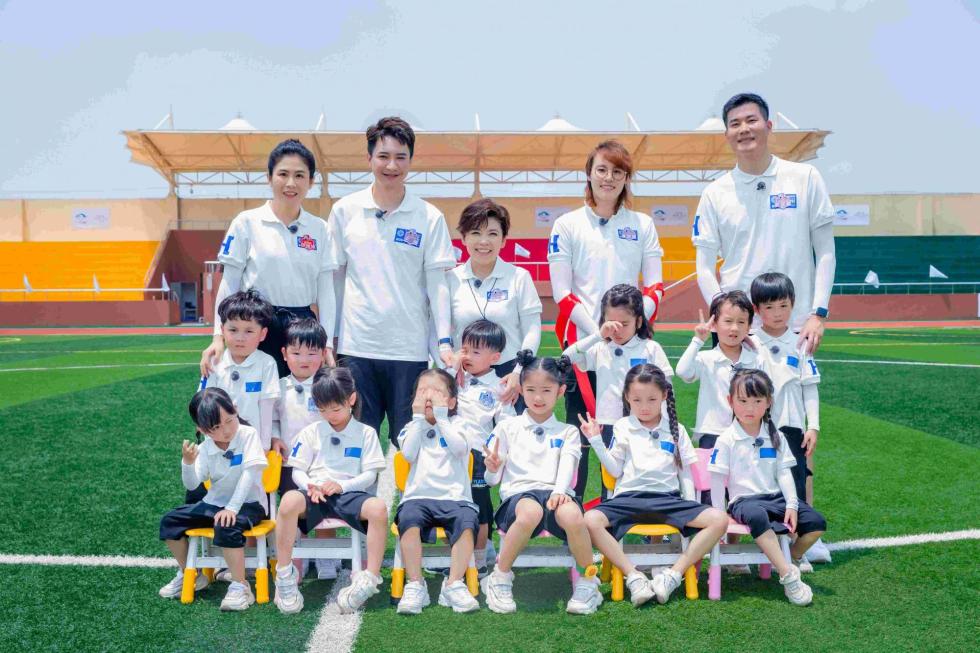 邓亚萍傅园慧助阵《不要小看我》运动会 分享抗挫折经历