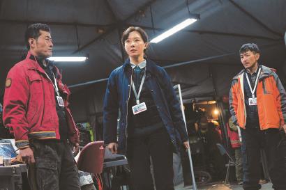 在灾难片的类型框架中讲好中国救援故事