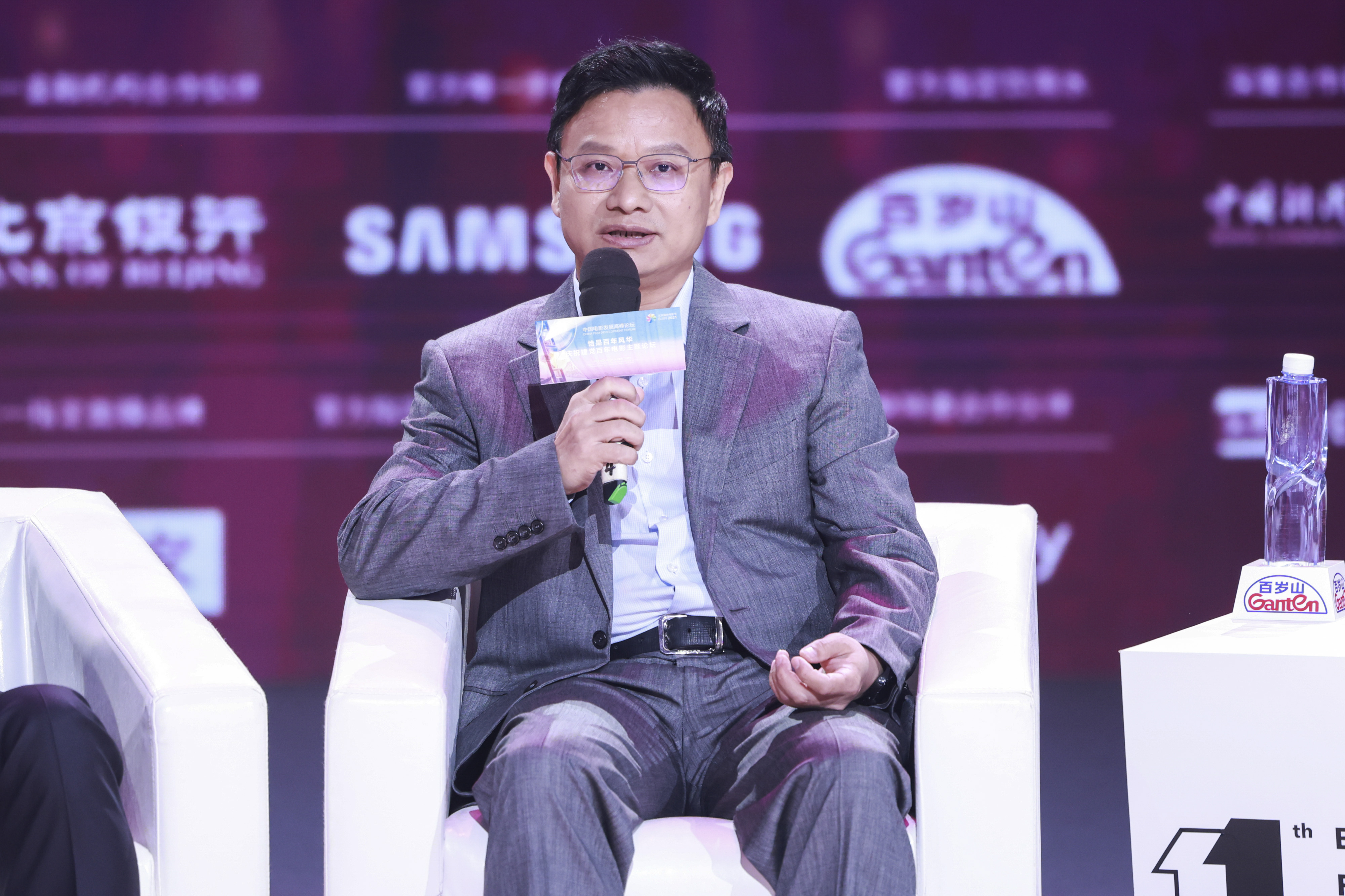 “危”与“机”同生共存 中国电影明天更美好