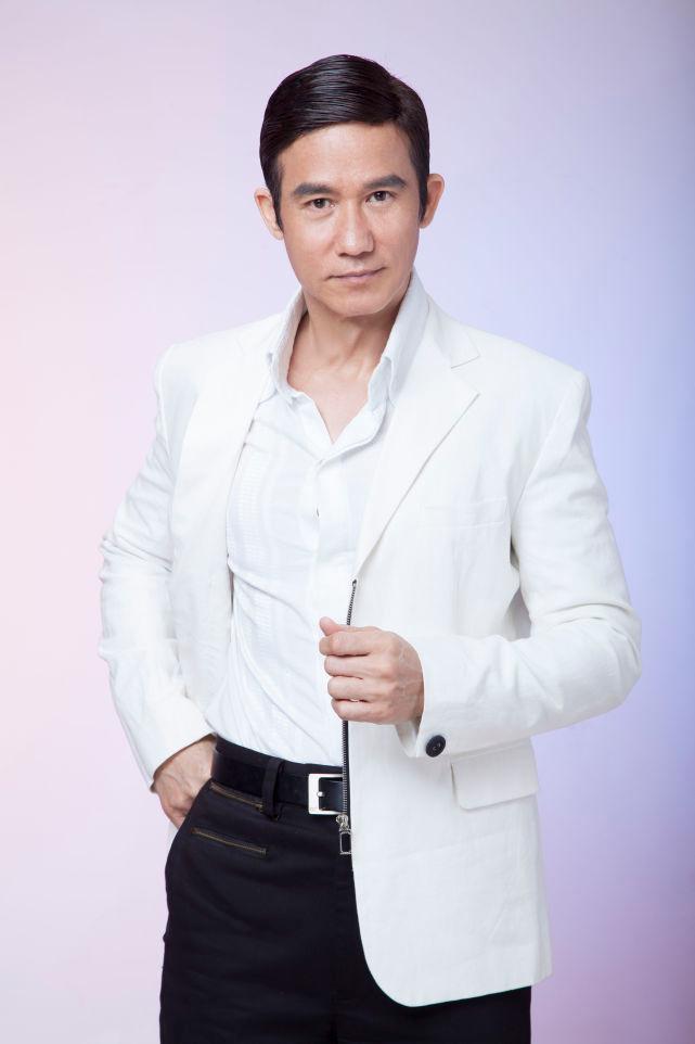 电影《爸爸妈妈别离开我》开机发布会