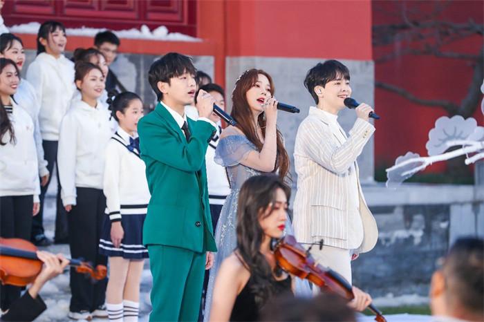 雪花盛开迎冬奥 歌满京华声如潮