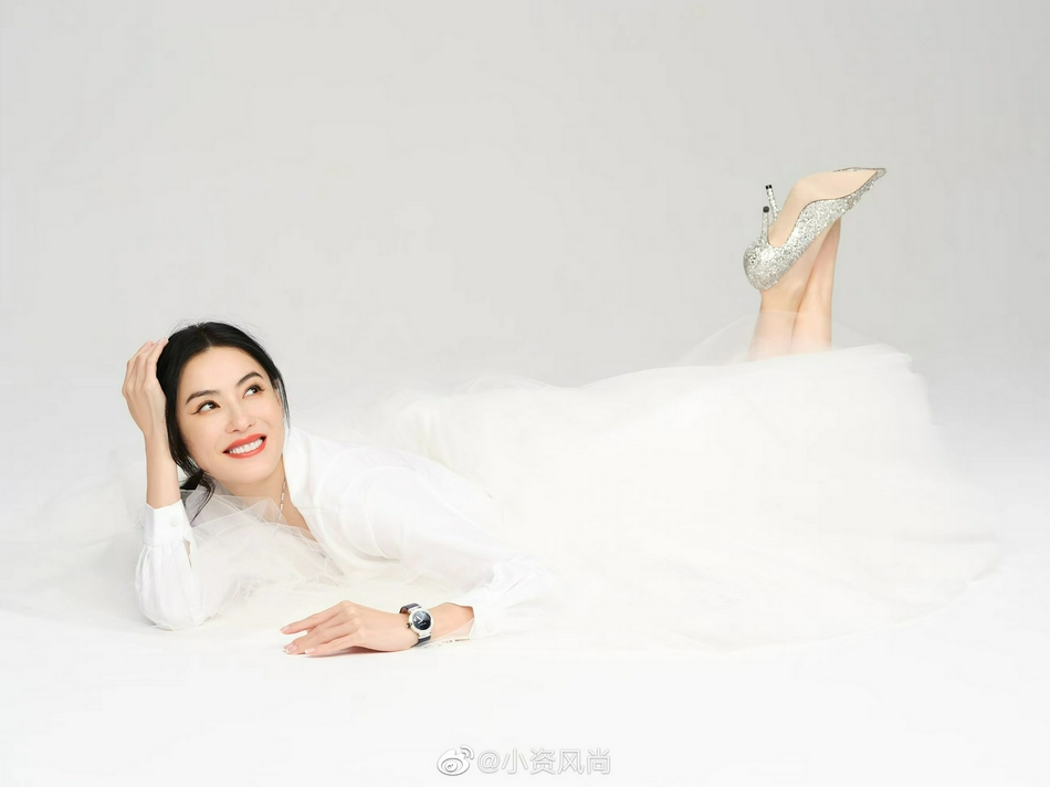 张柏芝最新娴静写真 白色纱裙优雅灵动