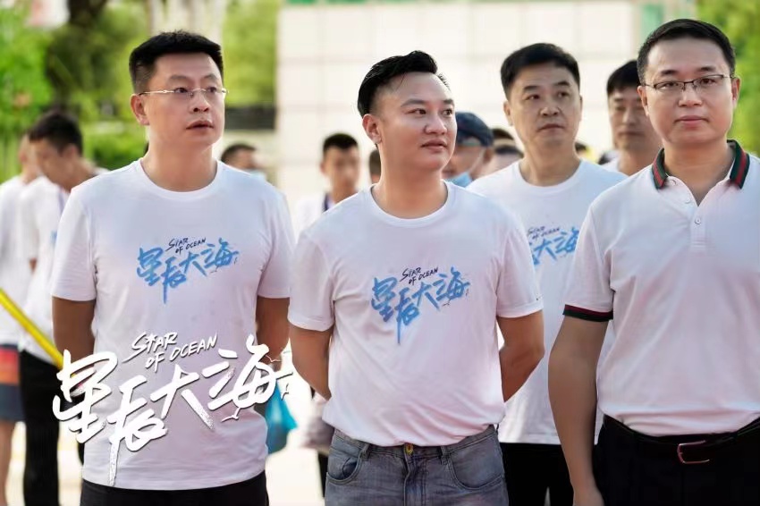 《星辰大海》成年度爆款，背后的时代光影事实做了什么？