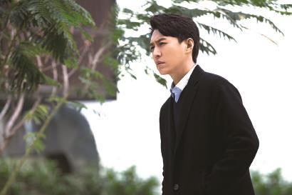 《突围》:复调形式交汇出新语境中的深刻反思