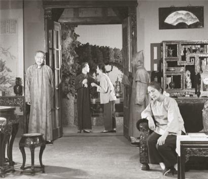 开掘《雷雨》悲天悯人诗性的努力与遗憾