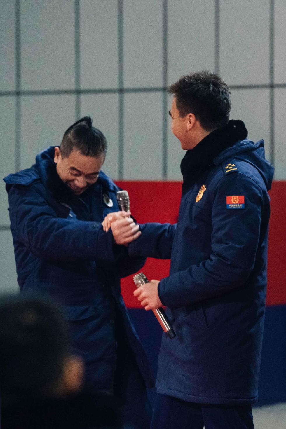 《我们的滚烫人生》“夸夸团”上线 陈小春张智霖忆友情岁月