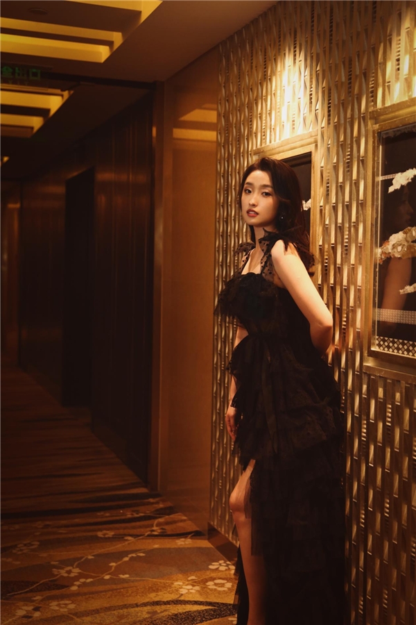 薛卉葳演绎经典情感剧《我爱你》