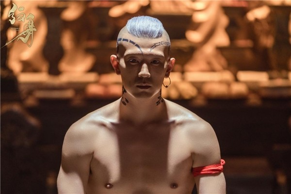 电影《纹身》曝双终极物料 赵文卓披荆斩棘闯江湖