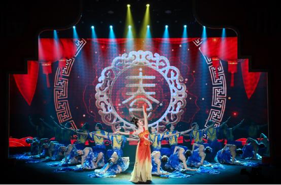 “欢乐春节”云端文艺盛典上演 中国元素新演绎