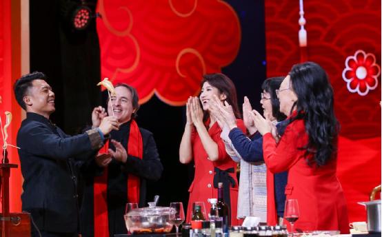 “欢乐春节”云端文艺盛典上演 中国元素新演绎