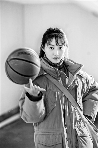 00后演70后 胡连馨为拍《人世间》向妈妈取经