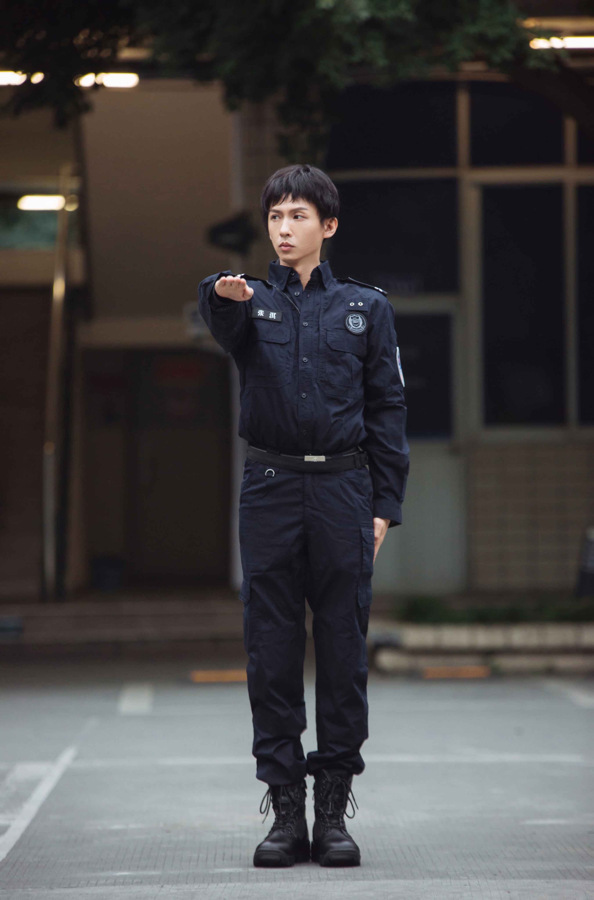 《我们的滚烫人生》交警初体验 陈小春张智霖夜间巡逻