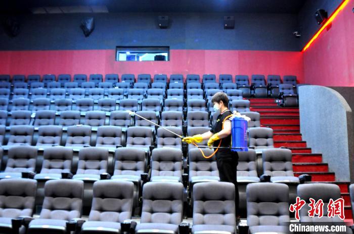 2022电影清明档，从“史上最挤”到“空荡荡”