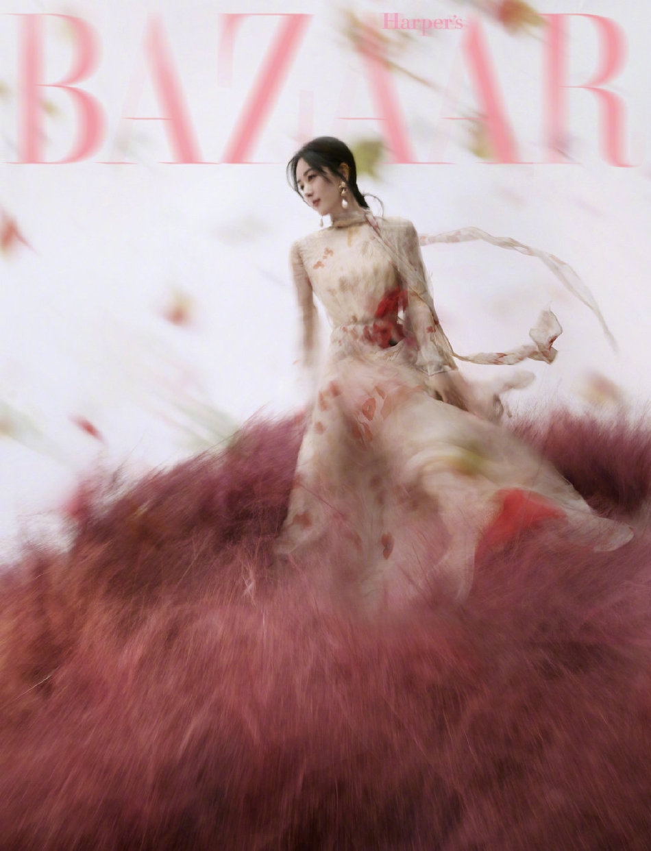 赵丽颖繁花绰影写真释出 置身于花海梦幻温柔