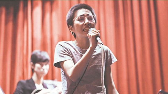 《一次远行》记录中国留学生的孤勇青春