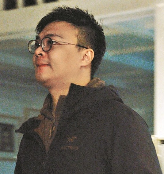 《一次远行》记录中国留学生的孤勇青春