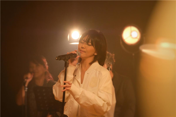 回忆杀席卷背后，是对娱乐圈群星闪耀的呼唤