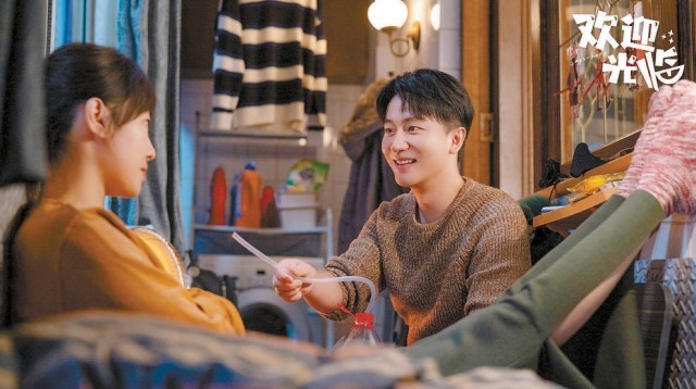 《接待光临》播出近半，口碑稳中有升