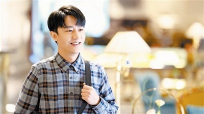 黄轩:享受“撕破”自己做出变幻