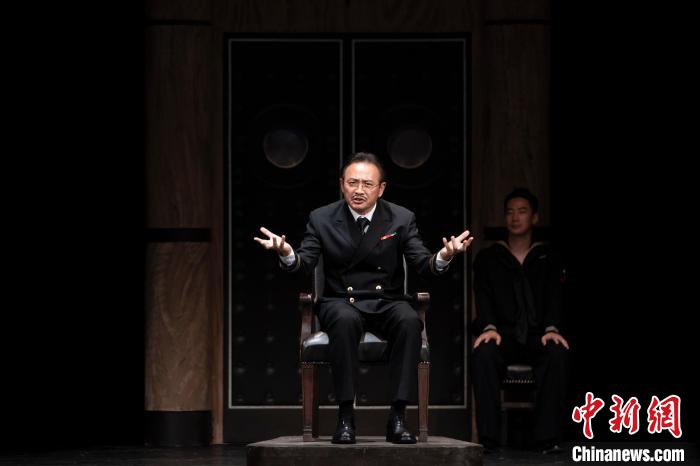 阐明“话剧姓话”的舞台教科书 北京人艺再演《哗变》