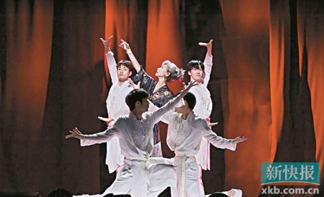 《声生不息》播出“劲歌金曲冲刺夜”叶蒨文再唱《潇洒走一回》