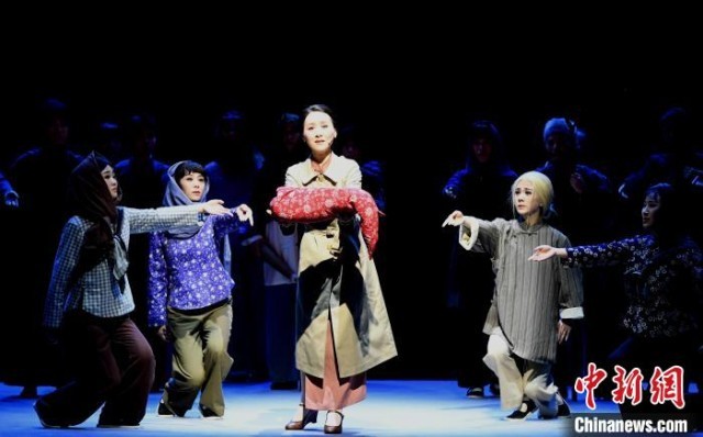 原创当代越剧《万婴之母》福州献演