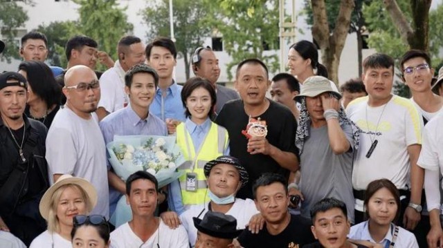 《硬核时代》杀青现场!演员们有话要说