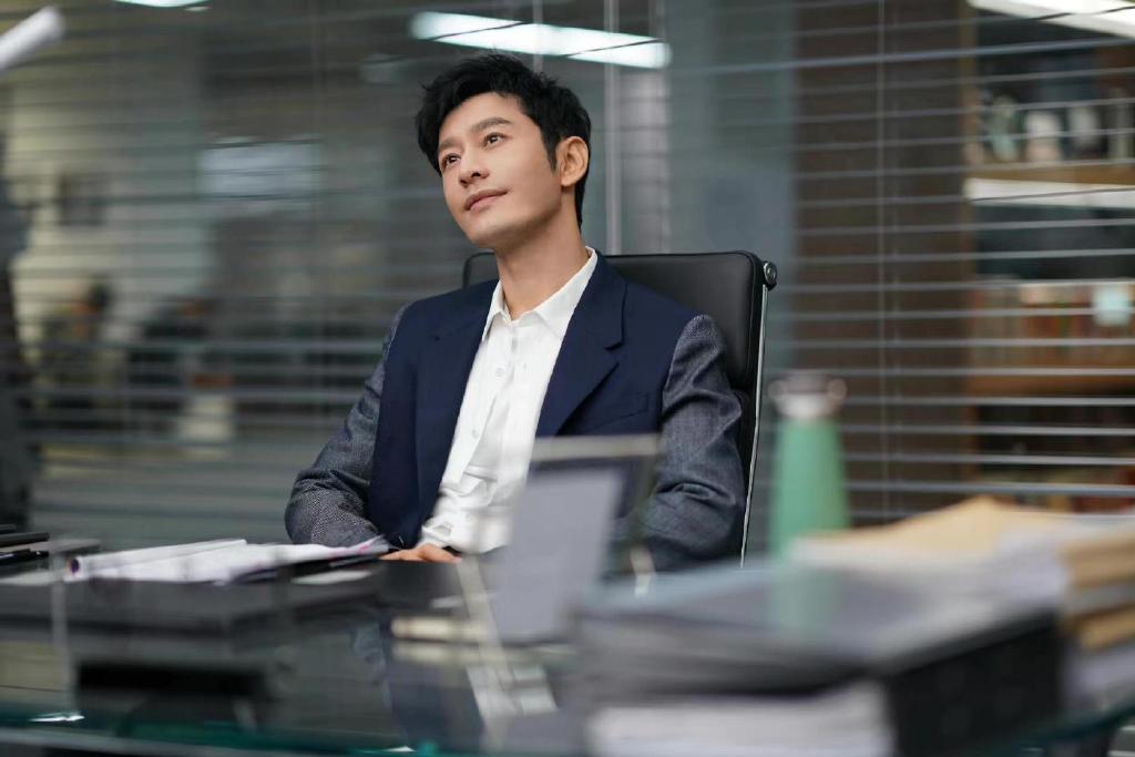 黄晓明《玫瑰之战》热播 口碑热度双丰收