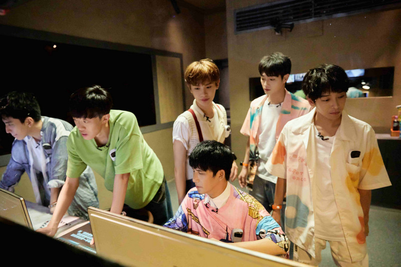 《密逃4》彭昱畅许凯对NPC“硬核撒娇”