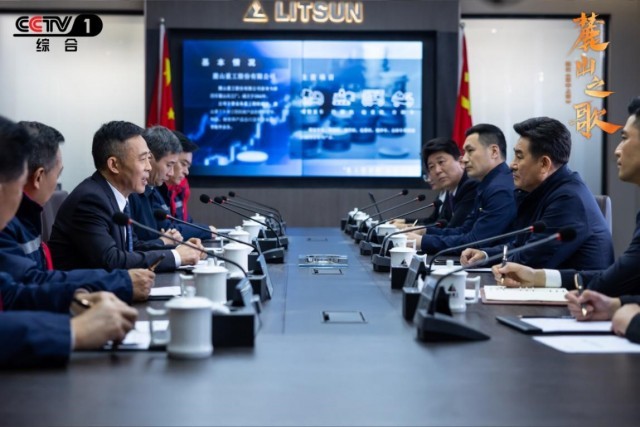 时代海潮中的“重工”变局——从《麓山之歌》看新时代奋斗者