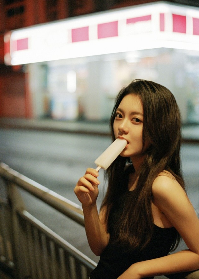 赵今麦20岁生日写真 初显少女成熟气质