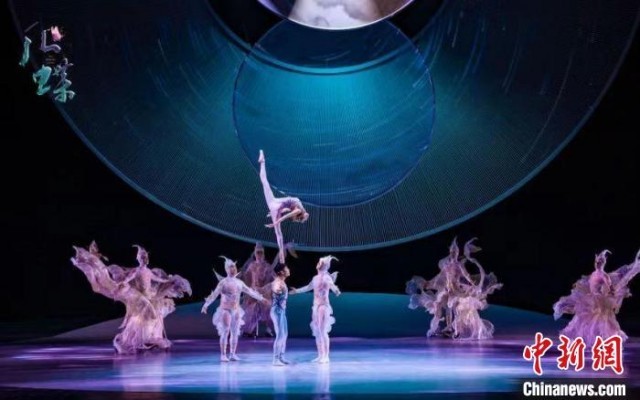 《化·蝶》用杂技讲演梁祝故事 广州市文化广电旅游局 供图