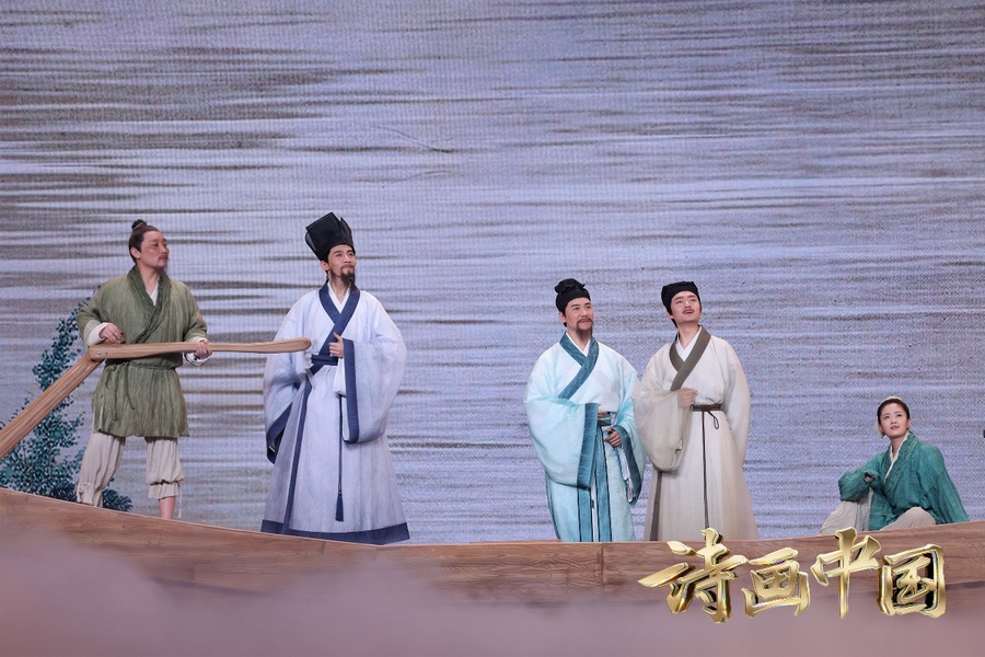 一群人站在人的照片
描述已自动天生