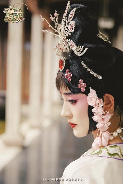 在新媒介场域中,为传统文化赋予新的民众形态