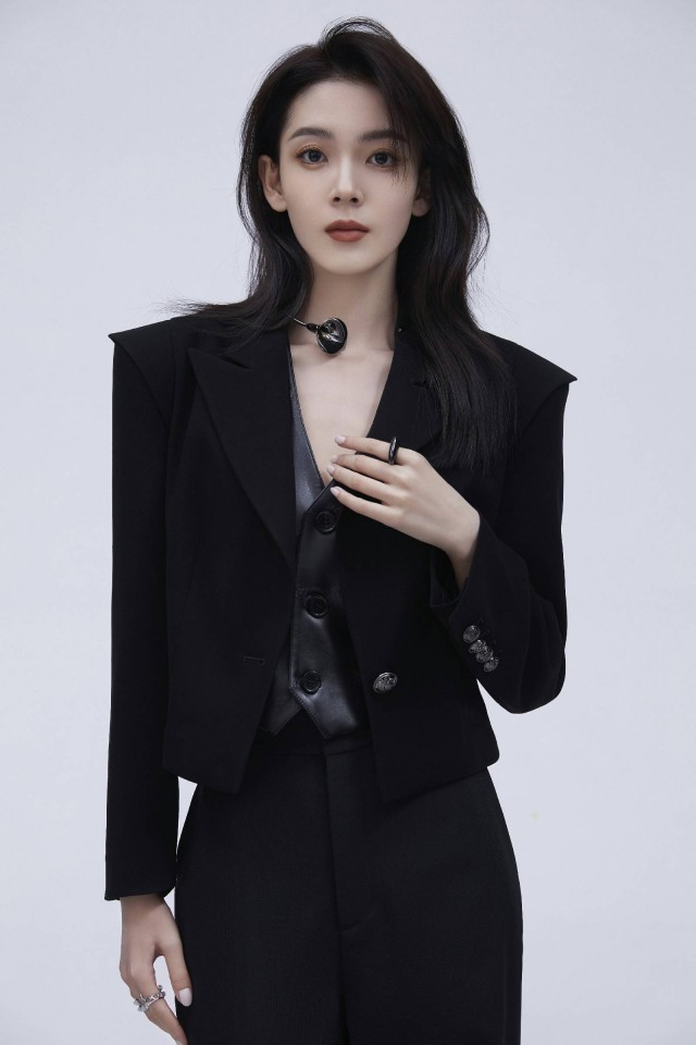 陈瑶官宣介入中视同成 共赴未来无限星程