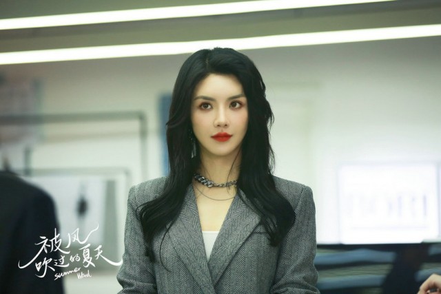 《被风吹过的夏天》来袭 王冠逸刘思辰上演“奇幻跨国恋”