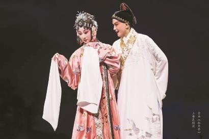 借凝聚数代昆曲人的旖丽一梦 探传统文化精神之源