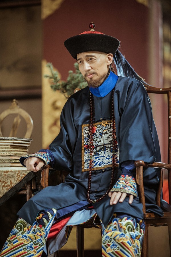 公磊《天下长河》热播 演技出挑 纳兰明珠引发超高讨论度