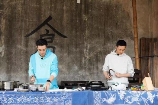 《大湾仔的夜2》大湾仔接力做饭默契出走 合唱《冷雨夜》氛围感拉满