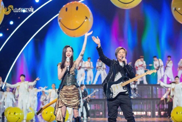 于文文叶世荣吉他弹唱《不再犹豫》王宁修睿谈元三个男人一台戏